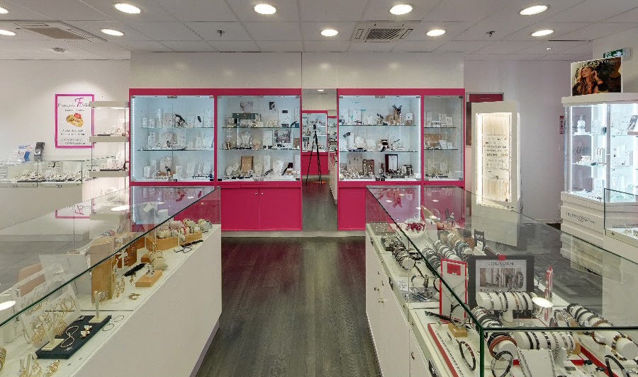 Nous vous accueillons dans nos deux boutiques